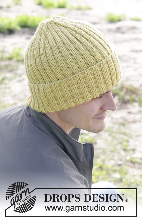Sunshine Coast Hat / DROPS 246-31 - Pánská hipsterská čepice pletená pružným vzorem z příze DROPS Karisma.
