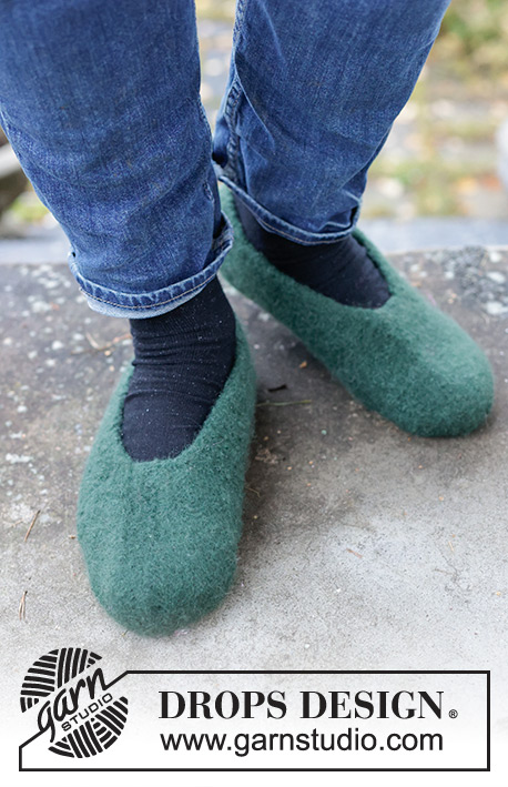 Moss Dream / DROPS 246-44 - Knitted and felted slippers for men in DROPS Snow. The piece is worked back and forth, from toe to heel. Sizes 38-46 = US 7 ½ - 12 1/2.