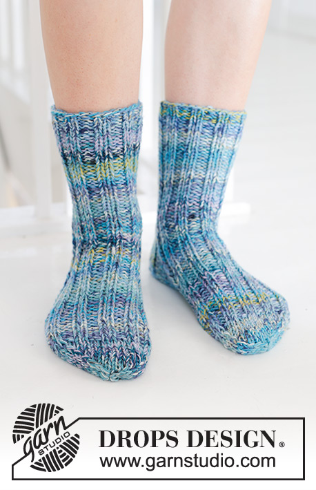 Underwater Parade Socks / DROPS 247-14 - Knitted socks with rib in DROPS Fabel. Size 35 - 43