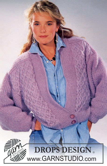 DROPS 5-13 - Rozpinany sweter na drutach, przerabiany ściegiem angielskim i z warkoczami, z włóczki DROPS Toscana. Rozmiar M.