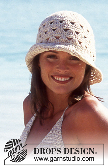 Happy Summer / DROPS 60-24 - Virkatut bikinit ja hattu