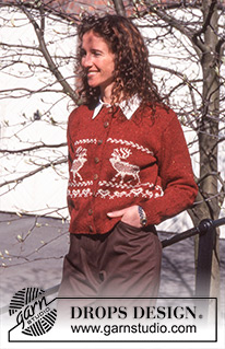 Dear Reindeer / DROPS 62-12 - Rozpinany sweter na drutach z włóczki DROPS Karisma lub DROPS Soft Tweed, z żakardem w renifery i gwiazdy.