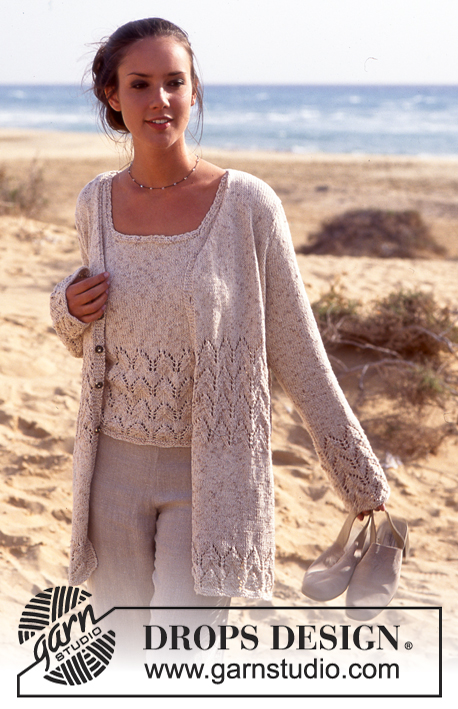Gioia / DROPS 65-21 - DROPS Cardigan in Safran with lace pattern.