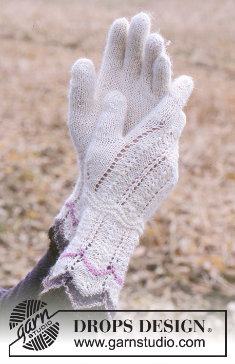 Budding Romance / DROPS 93-12 - DROPS Romantic hat, scarf and gloves in Alpaca 