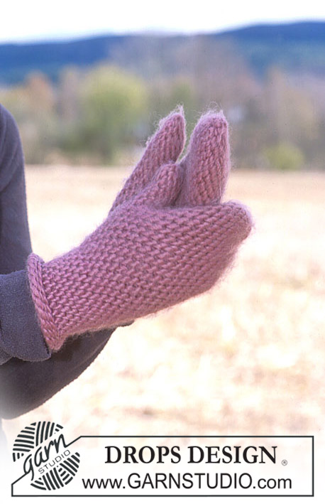 DROPS 93-19 - Crocheted mittens in Snow