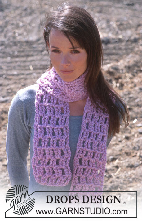 DROPS 93-41 - DROPS Crochet scarf in Snow. 
