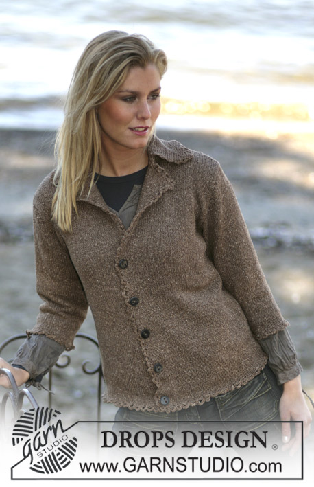 DROPS 97-20 - Rozpinany sweter na drutach, z rękawami ¾, z włóczki Drops Silke-Tweed