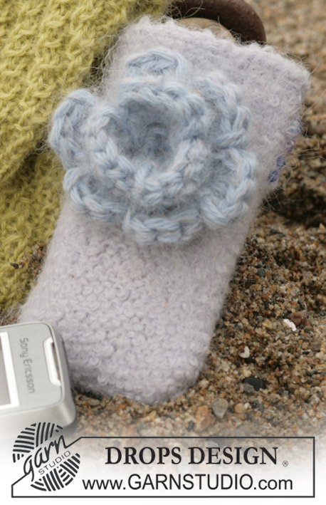 DROPS 98-53 - DROPS Felted cell phone cozy in Alpaca 