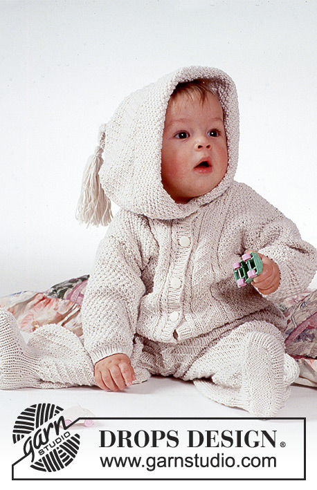 Cuddle Bug / DROPS Baby 1-1 - Conjunto Drops con patrón Aran (chaquetita con capucha opcional y pantalón) en “Safran”.
