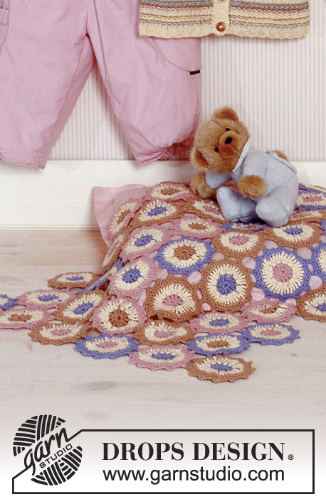 Flower Patch / DROPS Baby 11-29 - Gehäkelte Decke für Babys und Kinder in DROPS Safran mit Häkelkreisen. Thema: Babydecke