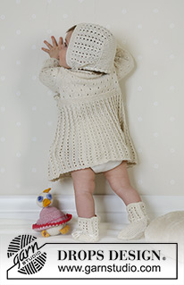 Sunday Stroll / DROPS Baby 13-17 - Komplet dziecięcy na drutach: sukienka, czapka i skarpetki, z włóczki DROPS Safran