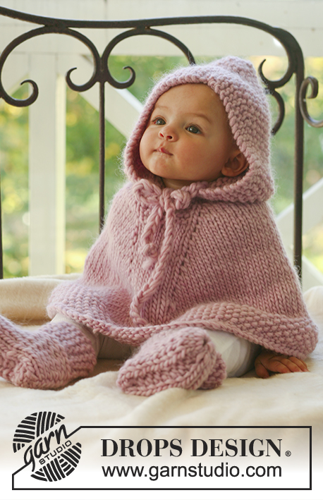 Little Peach / DROPS Baby 16-1 - Conjunto de poncho com capuz e botinhas tricotado em DROPS Snow ou DROPS Wish para bebés e crianças