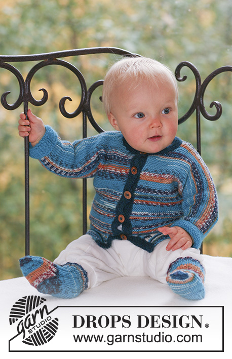 Little Traveler / DROPS Baby 16-22 - Completo formato da cardigan e calze per neonati e bambini in DROPS Fabel e DROPS Alpaca.