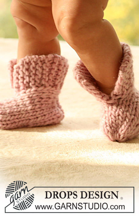 Little Peach Socks / DROPS Baby 16-7 - Knitted booties for baby and children in DROPS Snow
