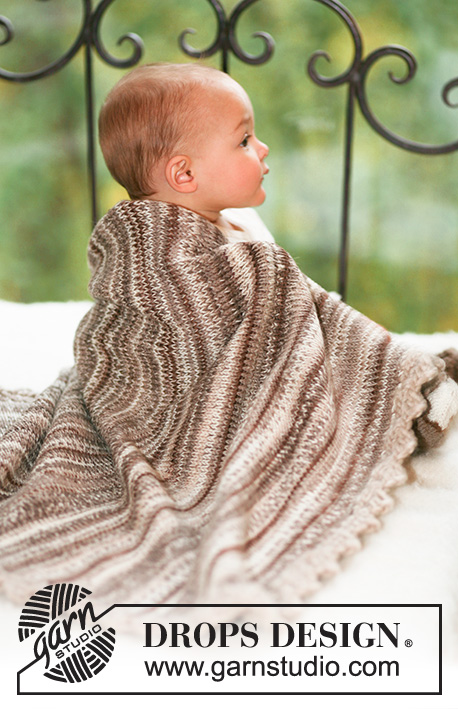 Woodland Blanket / DROPS Baby 17-17 - Dětská pruhovaná deka pletená z dvojité příze DROPS Fabel s háčkovaným lemem z příze DROPS Snow. Motiv: Dětské deky.