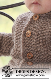 Hazelnut / DROPS Baby 18-2 - Knitted bunting bag in DROPS Snow, DROPS Wish or DROPS Andes