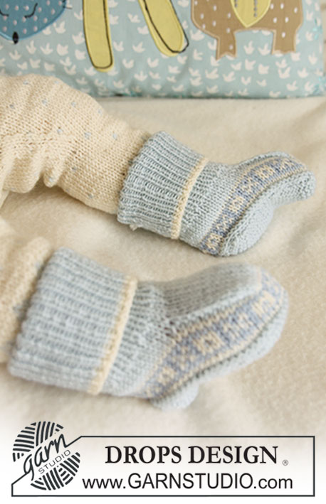 Jonas Booties / DROPS Baby 19-26 - Set of knitted jacket, pants, hat and socks with Nordic pattern, for baby and children in DROPS BabyMerino