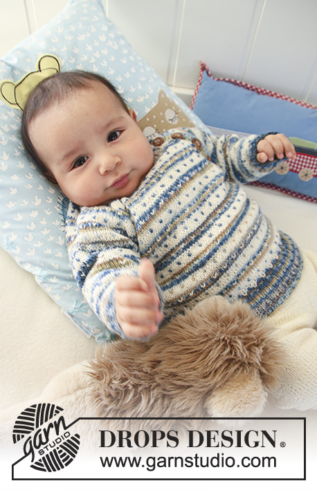 Hello Stripes / DROPS Baby 19-3 - Sæt med: Strikket bluse med striber, lus og raglan, bukser og sokker til baby og børn i DROPS Fabel.