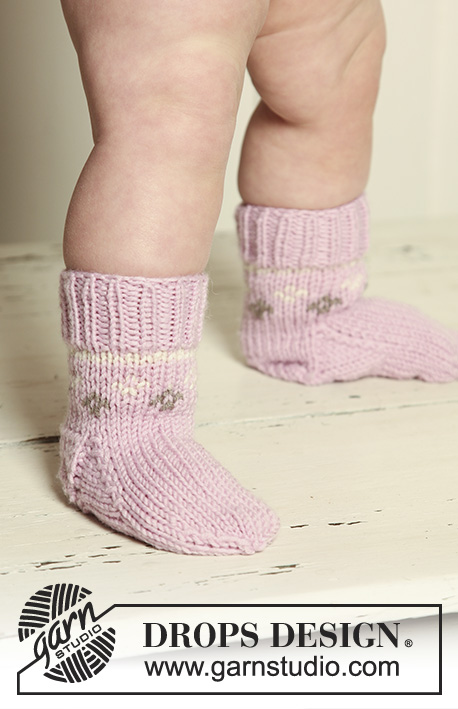 Strawberry Cheeks' Socks / DROPS Baby 19-30 - Knitted socks with Nordic pattern for baby and children in DROPS Merino Extra Fine