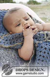 Denim Days / DROPS Baby 20-22 - Crochet baby blanket with granny squares in 2 threads DROPS Delight