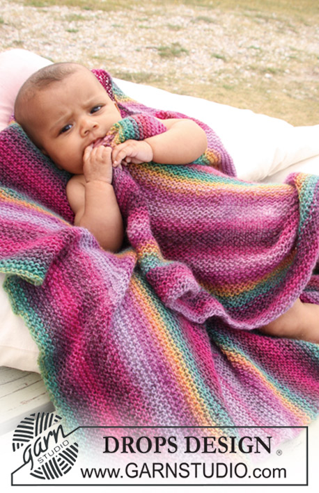 Rainbow Cuddles / DROPS Baby 20-27 - Gestrickte Decke für Babys mit Krausrippen in DROPS Delight