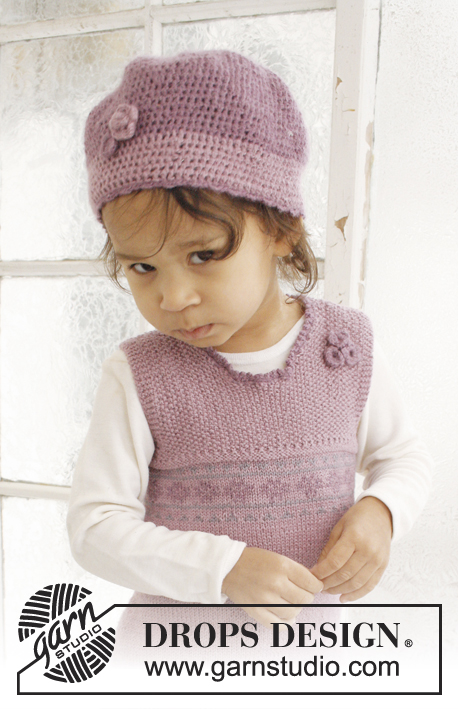 Sweet Violette / DROPS Baby 21-6 - Completo formato da vestito lavorato ai ferri e cappello all’uncinetto per neonati e bambini in DROPS BabyAlpaca Silk. 
