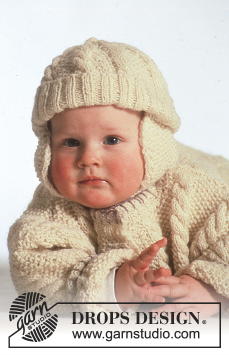 Maximilian / DROPS Baby 3-21 - DROPS palmikkojakku + housut, myssy, käsineet ja sukat ”Karisma”-langasta