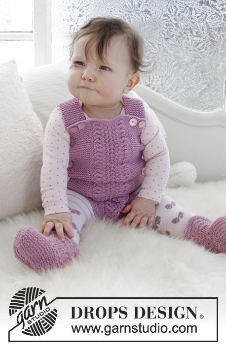 Remmie / DROPS Baby 31-14 - Conjunto tricotado para bébé em DROPS BabyMerino: Body e botinhas com ponto rendado e ponto jarreteira. Tamanhos prematuro - 4 anos.