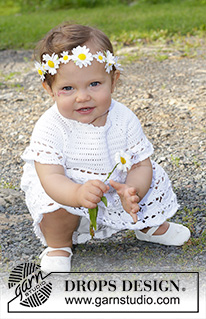 Spring Fairy / DROPS Baby & Children 38-1 - Vestido crochetado de cima para baixo com cavas raglan e ponto de leques rendado, para bebé e criança, em DROPS Safran. Tamanhos: 0 - 4 anos.