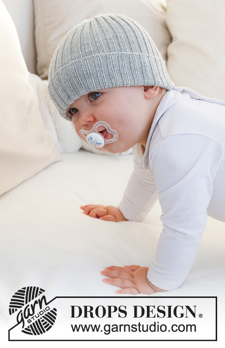 Little Pearl Hat / DROPS Baby 42-17 - Bonnet tricoté pour bébé et enfant, en côtes, en DROPS BabyMerino. Du 0 au 4 ans