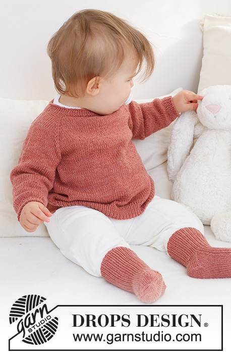Rosy Cheeks Sweater / DROPS Baby 42-3 - Pulôver tricotado de cima para baixo para bebé e criança com cavas raglan, em DROPS Safran. Tamanhos: 0 - 4 anos.