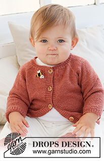 Little Bee Cardigan / DROPS Baby 42-4 - Gebreid vest voor baby’s en kinderen in DROPS BabyMerino. Het werk wordt van boven naar beneden gebreid, met raglan en geborduurde bij. Maten 0 - 4 jaar.