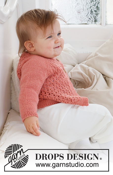 Cotswolds Cardigan / DROPS Baby 43-2 - Casaco tricotado de cima para baixo para bebé, com cavas raglan e ponto rendado, em DROPS Flora. Tamanhos: 0 - 2 anos.