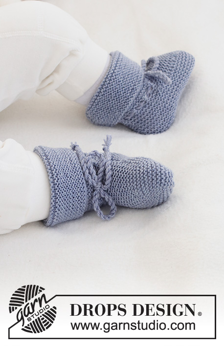 Lavender Socks / DROPS Baby 43-21 - Strikkede tøfler til baby og barn i DROPS BabyMerino. Arbeidet strikkes i riller. Størrelse prematur - 4 år.