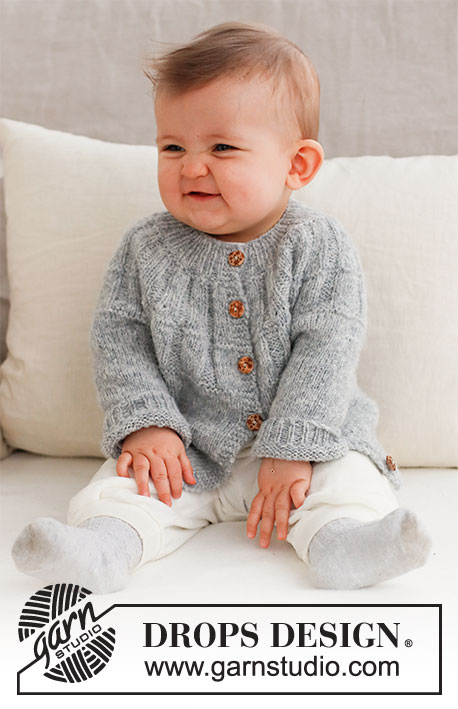 Sweet Gleam Cardigan / DROPS Baby 43-6 - Casaco tricotado de cima para baixo para bebé, com encaixe arredondado em canelado, em DROPS Sky. Tamanhos: prematuro - 2 anos.