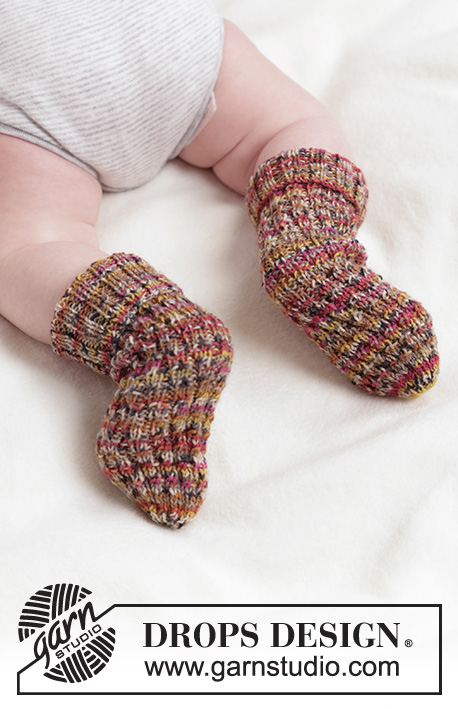 Candy Toe Socks / DROPS Baby 45-19 - Chaussettes tube tricotées en spirale, pour bébé, en DROPS Fabel. Du 0 au 2 ans.