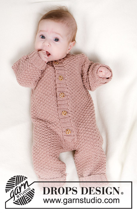 Lili Rose / DROPS Baby 45-5 - Combinaison tricotée pour bébé en DROPS BabyMerino. Se tricote de haut en bas au point de riz double. Du 0 au 4 ans.