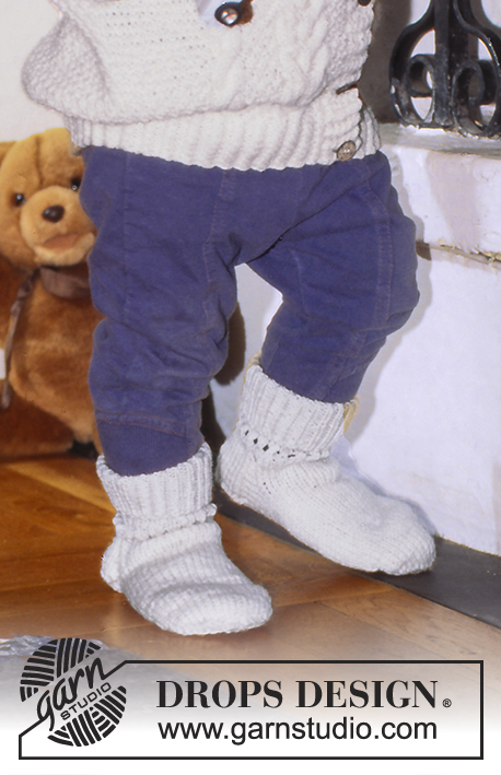 DROPS Baby 5-10 - DROPS Baby 5-10
Kardigán és zokni Karisma vagy Cotton Merino fonalból.