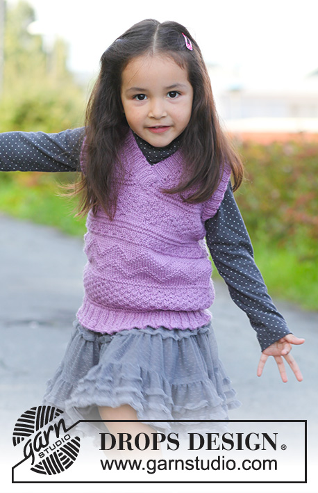 Gretchen / DROPS Children 22-41 - Colete em tricô com ponto texturado e decote em V em DROPS Karisma. Tamanhos criança: 3 - 12 anos