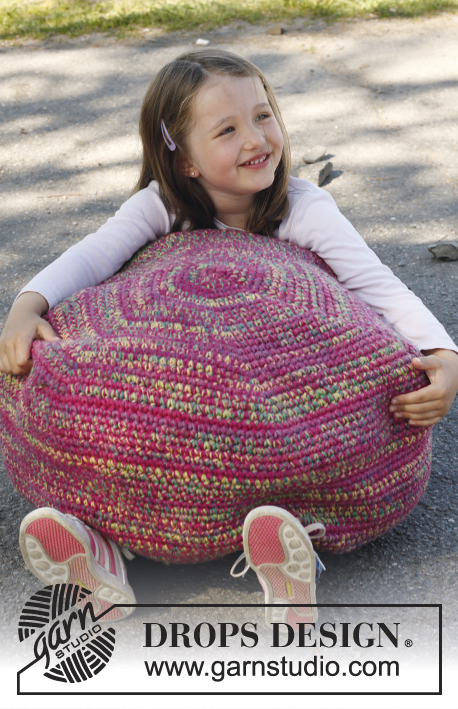 Candy pouf / DROPS Children 23-35 - Crochet pouf in 6 threads DROPS Fabel.