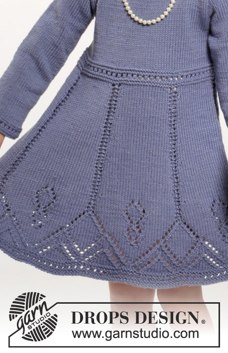 Wendy Darling / DROPS Children 26-6 - Souprava: dětské šaty s ažurovým vzorem a čelenka pletené z příze DROPS Cotton Merino. Velikost: 2 - 10 let
