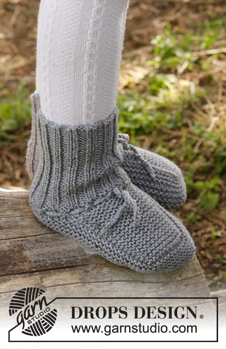 Juniper Pie / DROPS Children 27-22 - Knitted slippers in garter st in DROPS Cotton Merino for baby and children. Size 0 - 4 years