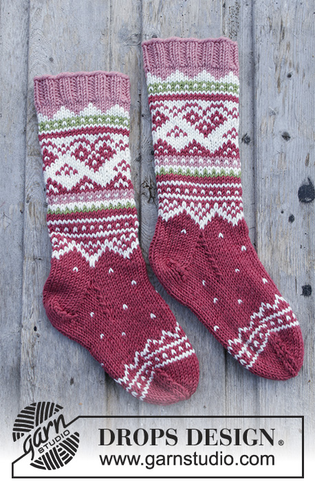 Visby Socks / DROPS Children 30-12 - Knitted socks with multi-coloured Norwegian pattern for kids. Sizes 24 - 37.
The piece is worked in DROPS Merino Extra Fine.