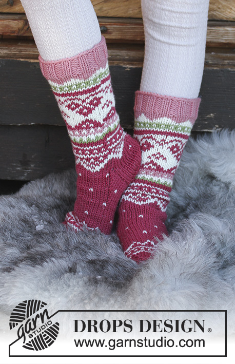 Visby Socks / DROPS Children 30-12 - Dětské ponožky s norským vzorem pletené z příze DROPS Merino Extra Fine. Velikost: 24-37.