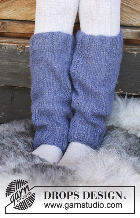 Bl / DROPS Children 30-26 - Dětské návleky – štulpny pletené lícovým žerzejem z příze DROPS Brushed Alpaca Silk. Velikost 3 - 12 let.