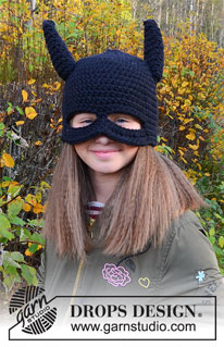 Bat Hat / DROPS Children 37-25 - Virkad fladdermusmössa med öron och mask till barn i DROPS Snow.
Storlek 1 - 8 år. Tema: Halloween.
