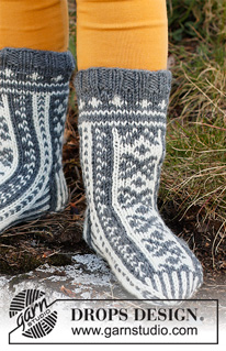 North Star Socks / DROPS Children 37-4 - Gebreide sokken met Scandinavisch patroon voor kinderen in DROPS Karisma. Maten 24 - 37.