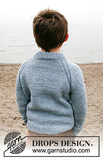 Strand Jumper / DROPS Children 40-3 - Pull enfant tricoté de haut en bas avec col doublé et emmanchures raglan, en DROPS Alaska. Du 2 au 12 ans.