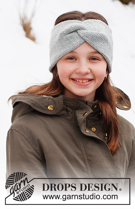 Winter Smiles Headband / DROPS Children 41-20 - Dětská čelenka s překřížením pletená z příze DROPS Merino Extra Fine. Velikost 2 – 12 let.