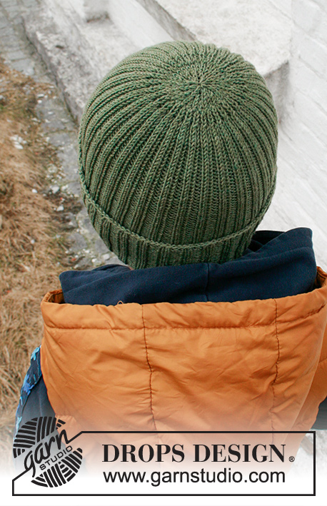 Winter Fun / DROPS Children 41-27 - Dětská čepice s ohrnutým lemem pletená pružným vzorem z příze DROPS BabyMerino. Velikost 2 až 12 let.